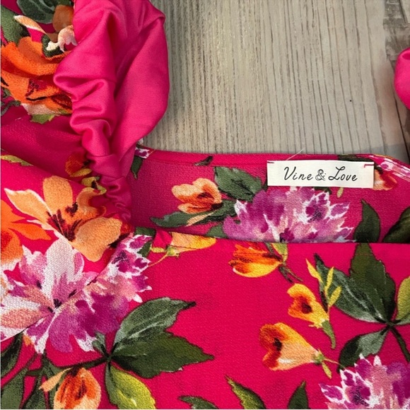 Bright pink puffed sleeve floral women’s shirt - Picture 2 of 2